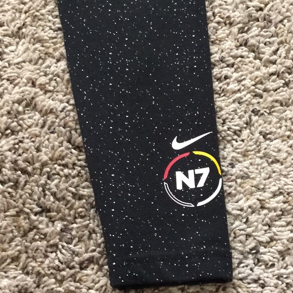 Nike N7 Leggings - Picture 2 of 3